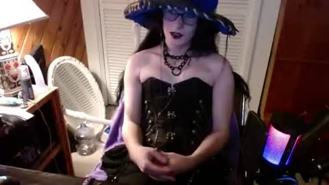 Ashley Scarlett online show from June 18, 2026, 12:44 am