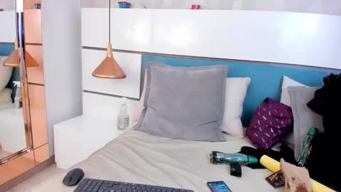 Ashkoreh online show from January 18, 2026, 6:34 pm