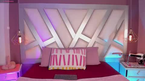 Snapshot of ashleey_bell_ chatting on April 25, 2026, 12:41 pm Ashley online show from April 25, 2026, 12:41 pm