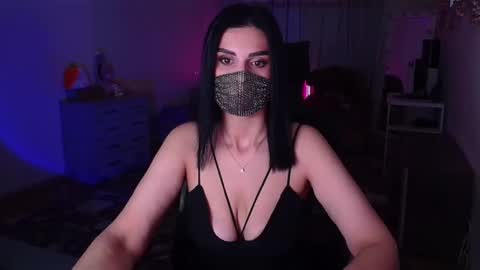   Yasmina   online show from December 5, 2024, 4:09 am