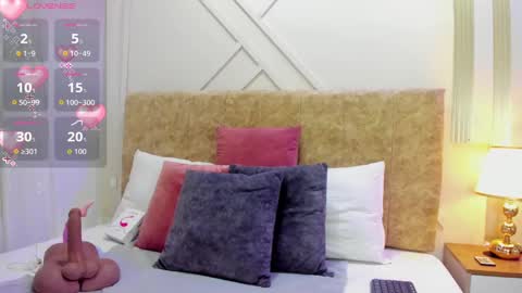 ashley online show from October 7, 2025, 1:52 pm