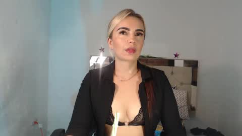 ashley__tylor online show from March 12, 2025, 2:09 am