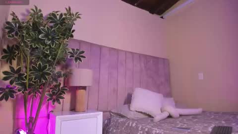 ashley_beaomunt online show from March 20, 2026, 11:37 am