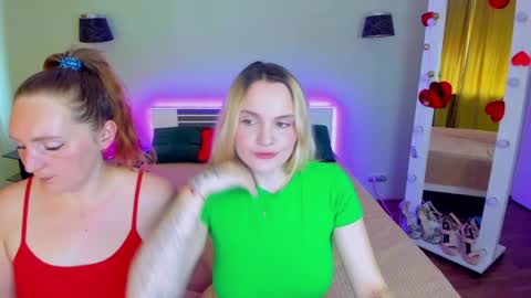 Snapshot of ashley_crashly chatting on May 21, 2026, 7:15 am Alina online show from May 21, 2026, 7:15 am
