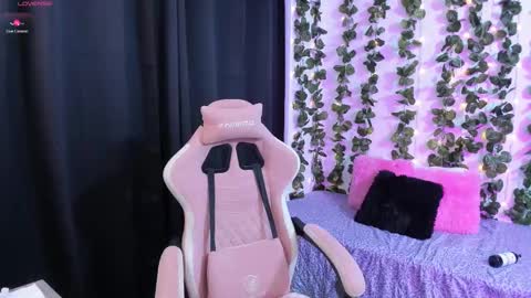 ashley online show from October 5, 2025, 2:21 am