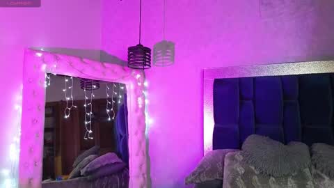 CAMILA online show from September 18, 2025, 9:06 pm