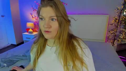 AshleyJonse online show from April 19, 2026, 5:18 am