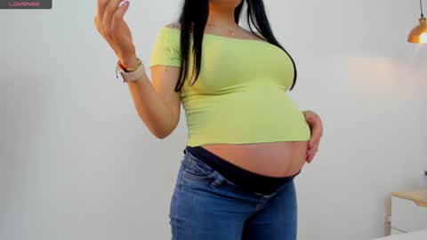 Snapshot of ashleyknightt chatting on December 6, 2024, 10:19 pm Ashley knight online show from December 6, 2024, 10:19 pm