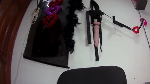 Snapshot of ashleyreyes_ chatting on February 18, 2025, 3:21 am Ashley online show from February 18, 2025, 3:21 am