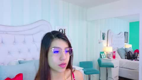 AshleyRoberh online show from November 6, 2025, 7:04 pm