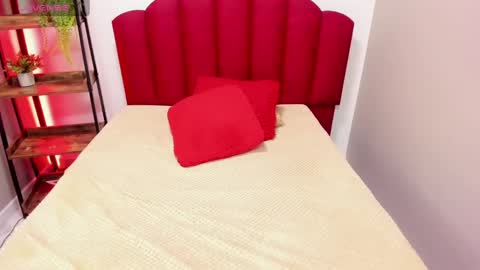 ashleyrobert_ online show from January 18, 2025, 12:35 am