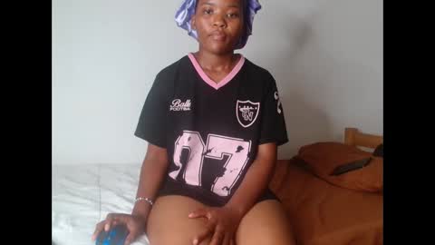 ashleyt255 online show from September 9, 2025, 1:21 pm