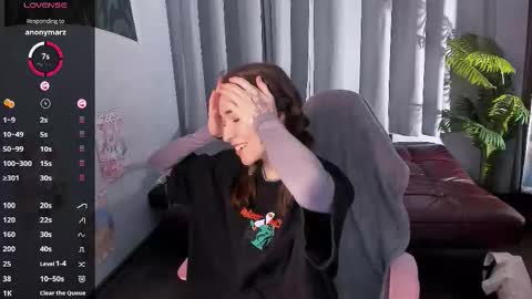 Ashley online show from November 30, 2025, 1:04 pm