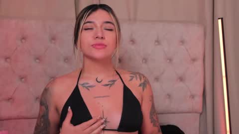 Ashley Lauren online show from February 13, 2025, 10:23 am