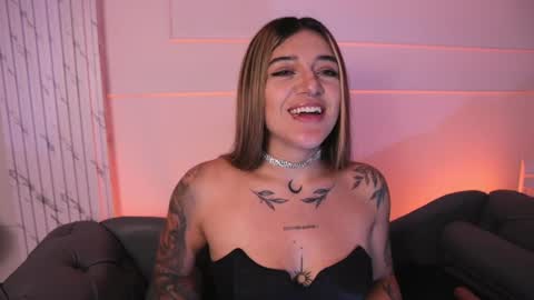 Ashley Lauren online show from February 15, 2025, 2:22 pm