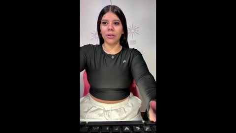 Ashleyy18   online show from February 6, 2025, 8:45 pm