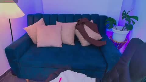 Ashleyy18   online show from April 22, 2026, 1:08 am