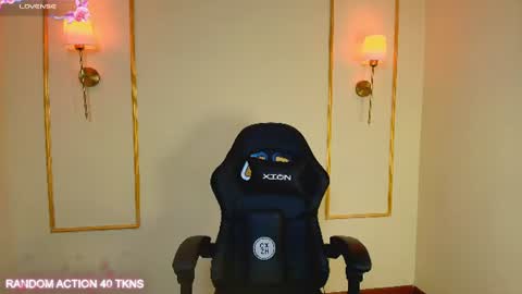 Snapshot of ashleyy__fox chatting on July 23, 2026, 9:24 pm Hi Im Ashley Dont forget to follow me to have me close to you online show from July 23, 2026, 9:24 pm