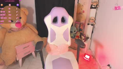 Snapshot of ashleyy_art1 chatting on May 27, 2026, 3:09 pm Ashley online show from May 27, 2026, 3:09 pm