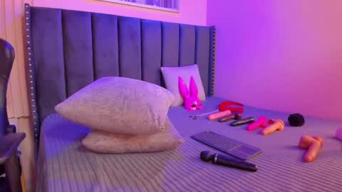 ashlye_miller_ online show from January 25, 2025, 7:49 am