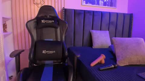 ashlye_miller_ online show from October 15, 2025, 4:12 am