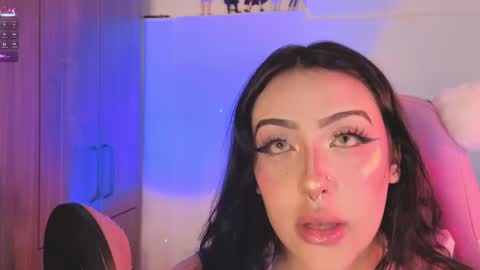 Snapshot of ashlynnlowe_ chatting on May 19, 2026, 10:27 pm Ash online show from May 19, 2026, 10:27 pm