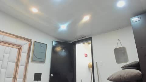 PAO   online show from February 1, 2025, 7:44 pm