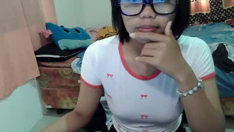 asian_decy online show from November 3, 2025, 2:24 am