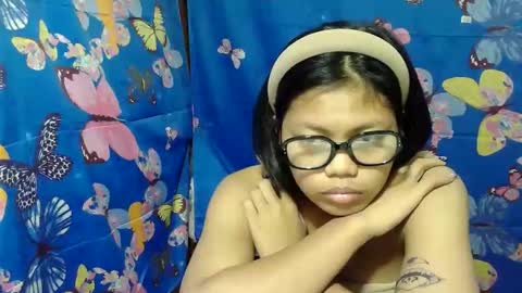 asian_decy online show from November 25, 2025, 1:33 pm