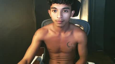 Snapshot of asian_hunk_moreno chatting on June 30, 2026, 8:10 pm Yuri online show from June 30, 2026, 8:10 pm