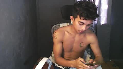 Snapshot of asian_hunk_moreno chatting on July 14, 2026, 6:29 am Yuri online show from July 14, 2026, 6:29 am