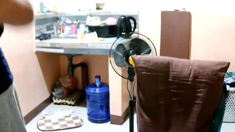 Snapshot of asian_kweenv chatting on August 6, 2026, 6:54 pm Alex online show from August 6, 2026, 6:54 pm