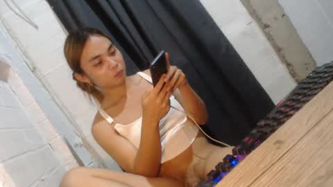 Snapshot of asian_reyshell chatting on February 13, 2025, 12:32 pm Reyshell online show from February 13, 2025, 12:32 pm