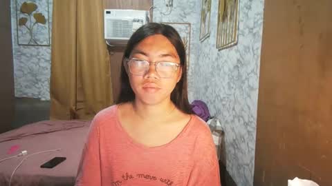 Rhean online show from September 25, 2025, 10:24 pm