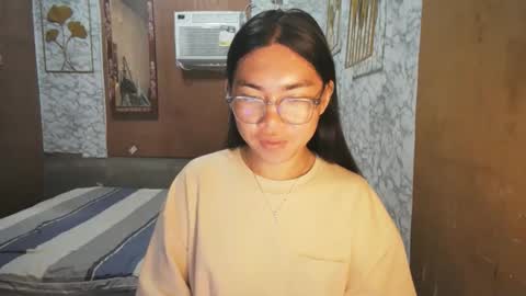 Rhean online show from October 23, 2025, 2:22 am