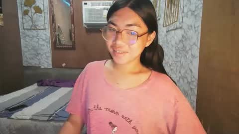 Rhean online show from November 9, 2025, 8:29 pm