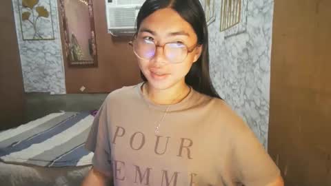 Rhean online show from November 10, 2025, 10:31 pm