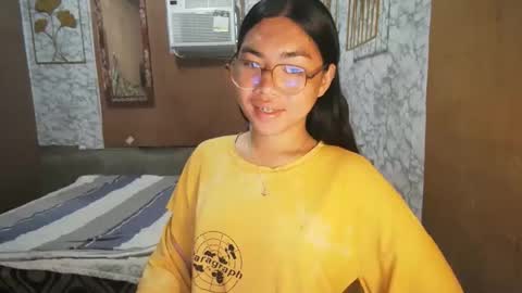 Rhean online show from November 17, 2025, 10:15 pm