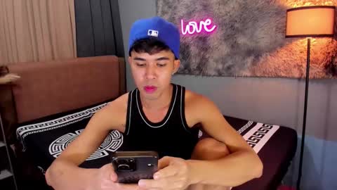 asiancum_peter online show from September 29, 2025, 12:10 pm