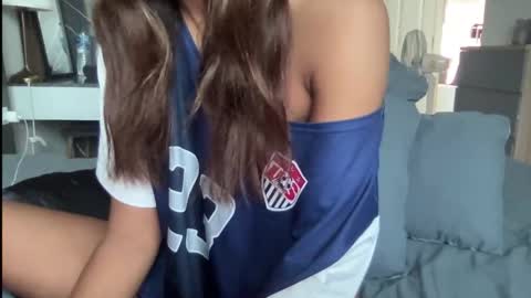 asiangirlandwhiteguy online show from February 9, 2026, 4:27 am