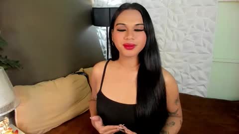 JULIA online show from November 6, 2025, 9:43 am