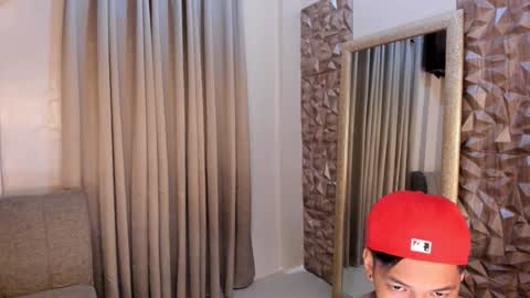 VICTORIA SCOTT online show from February 4, 2025, 12:40 am