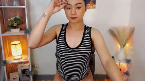 Snapshot of asiansexhunter chatting on October 19, 2025, 1:34 pm Ms. MONICA online show from October 19, 2025, 1:34 pm