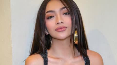 Miss Nia online show from December 19, 2024, 3:18 am