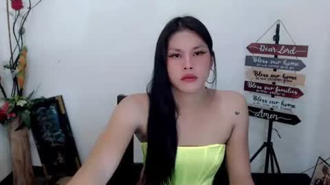 Snapshot of asiansexy_bitch chatting on October 18, 2025, 2:18 pm lucy gwapa online show from October 18, 2025, 2:18 pm