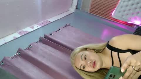 asiansexybabe08 online show from June 3, 2026, 2:33 pm