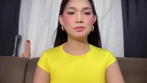 Snapshot of asiansweet_lily chatting on June 8, 2026, 10:21 pm Lily online show from June 8, 2026, 10:21 pm