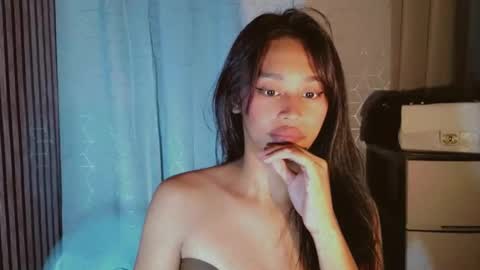 Snapshot of asiantreasures chatting on June 1, 2026, 9:00 am kisses online show from June 1, 2026, 9:00 am
