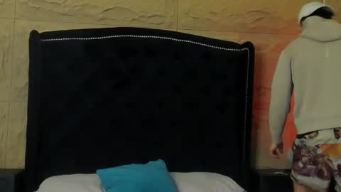 Aslan  online show from February 9, 2026, 2:26 am