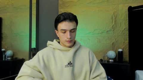 Aslan  online show from March 10, 2026, 3:33 am